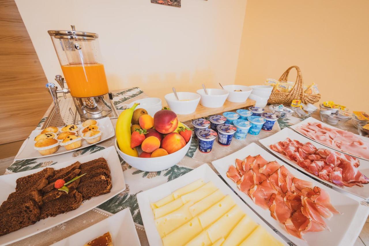 Albergo Casavecchia Tiarno di Sopra ภายนอก รูปภาพ