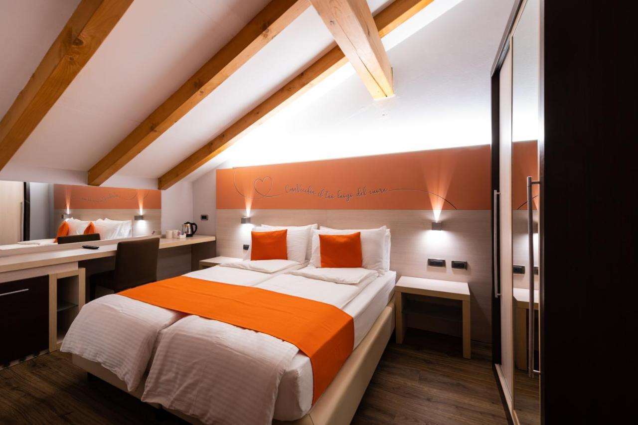 Albergo Casavecchia Tiarno di Sopra ภายนอก รูปภาพ