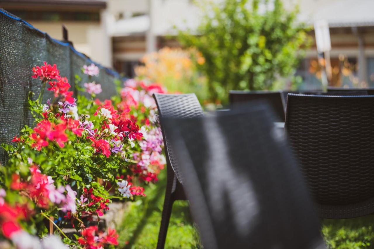 Albergo Casavecchia Tiarno di Sopra ภายนอก รูปภาพ