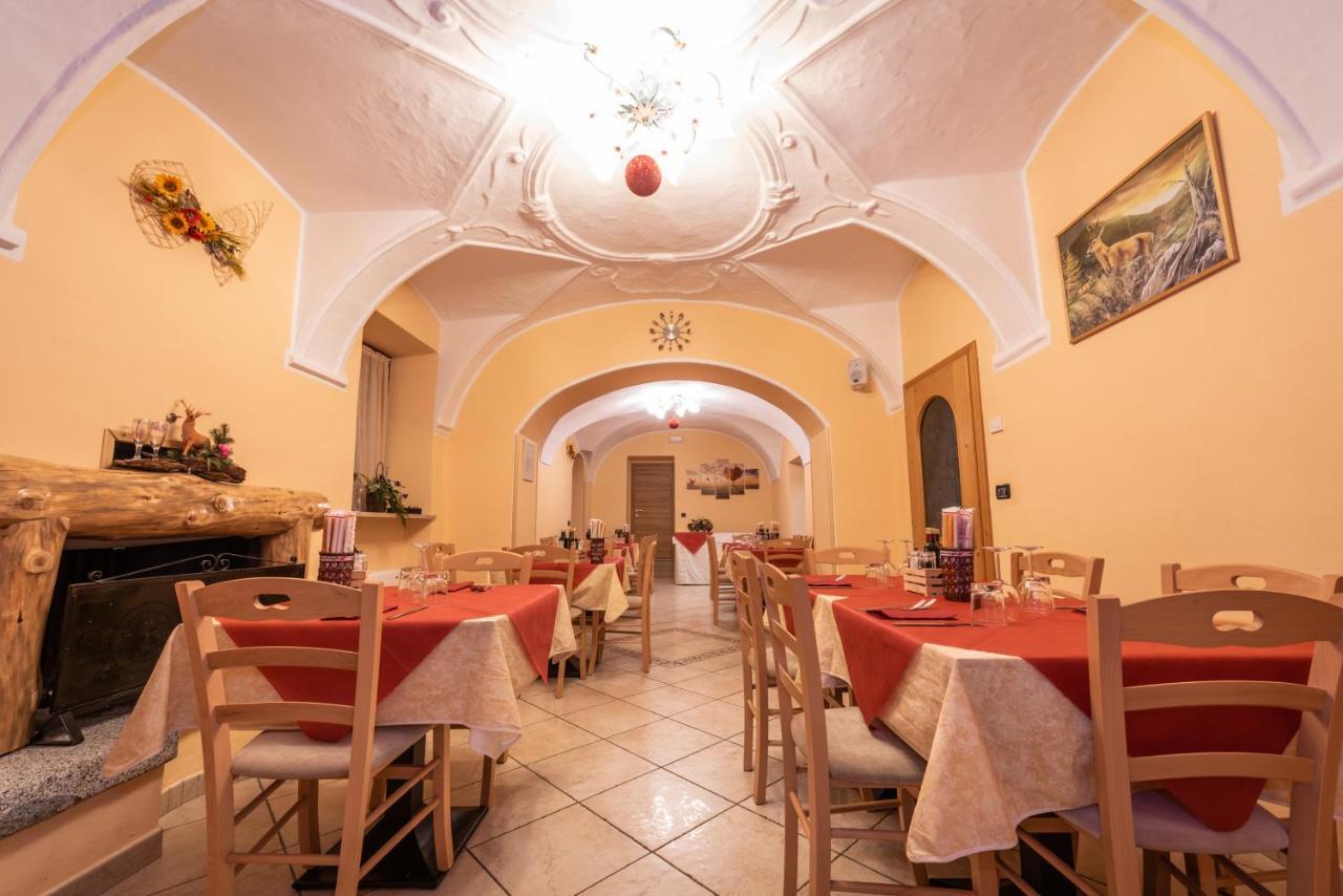 Albergo Casavecchia Tiarno di Sopra ภายนอก รูปภาพ