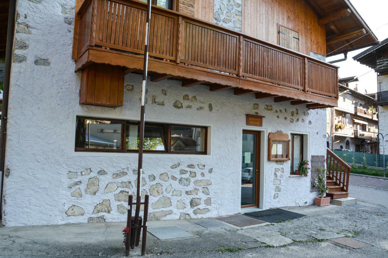 Albergo Casavecchia Tiarno di Sopra ภายนอก รูปภาพ