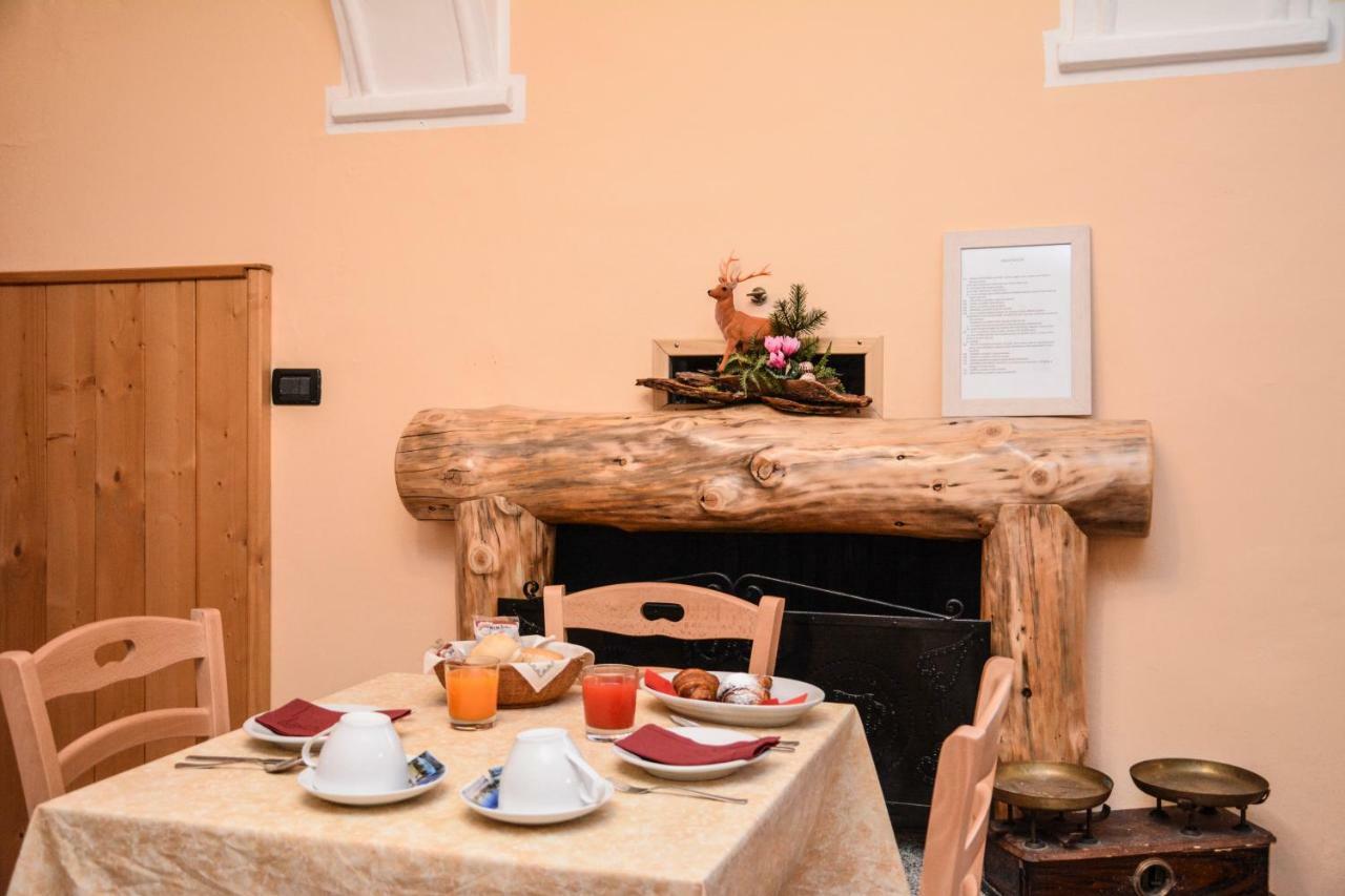 Albergo Casavecchia Tiarno di Sopra ภายนอก รูปภาพ