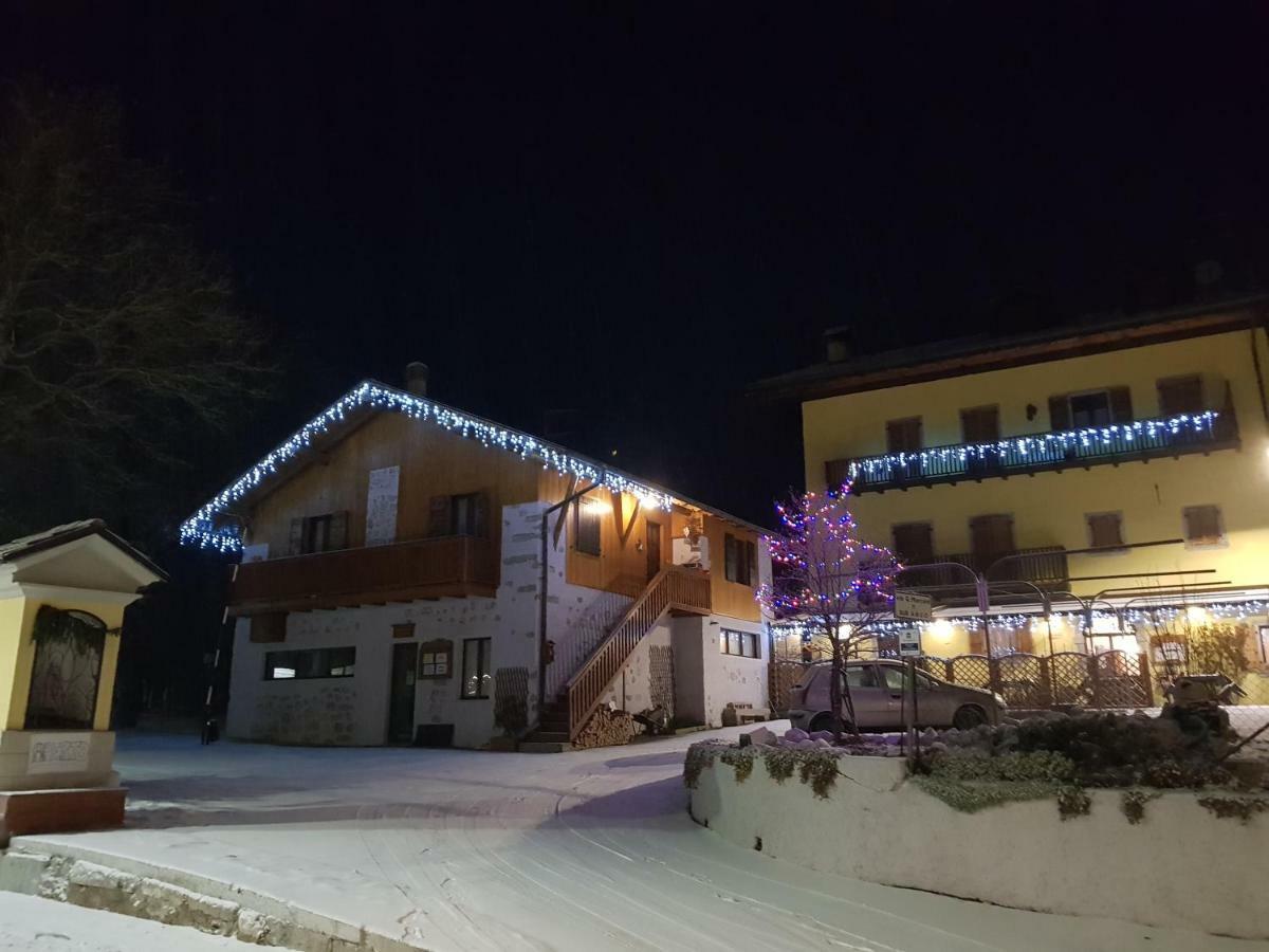 Albergo Casavecchia Tiarno di Sopra ภายนอก รูปภาพ