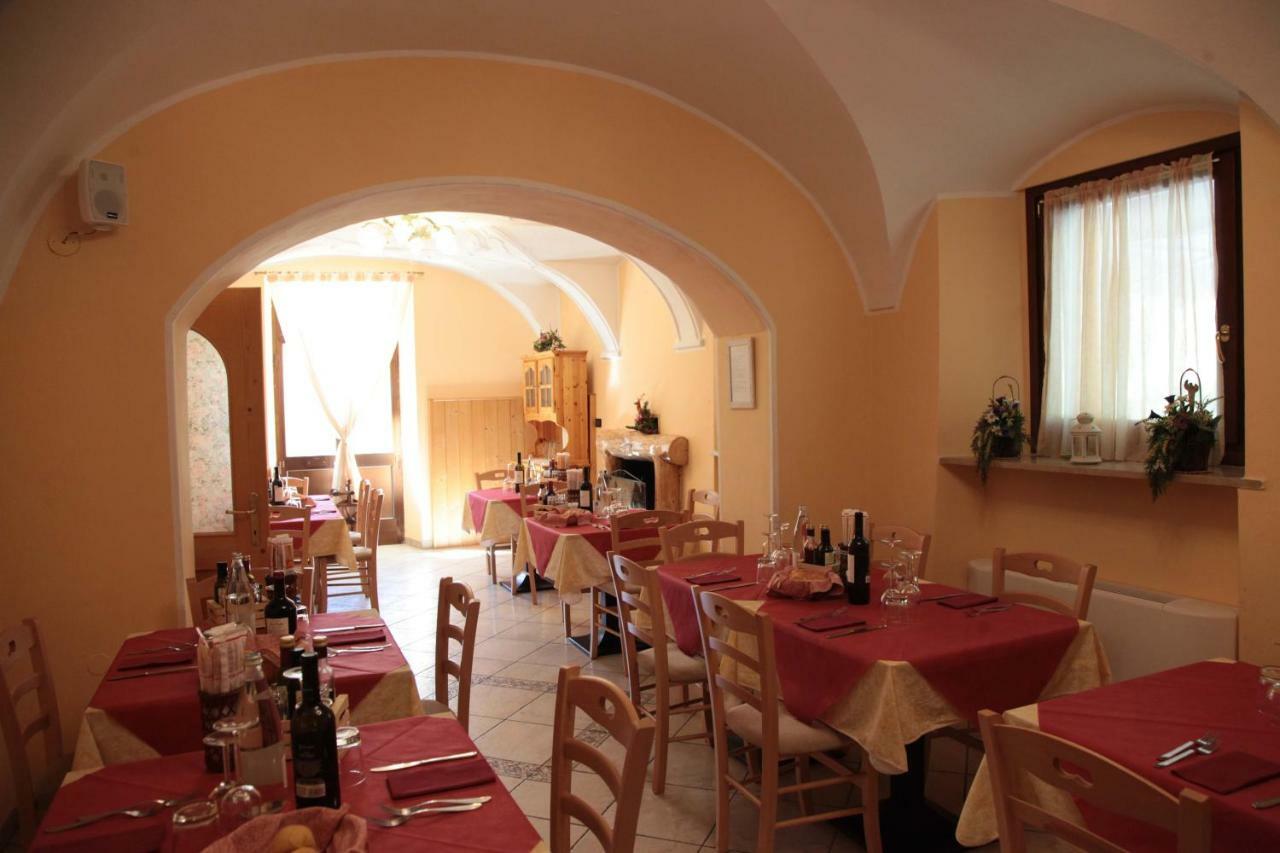 Albergo Casavecchia Tiarno di Sopra ภายนอก รูปภาพ