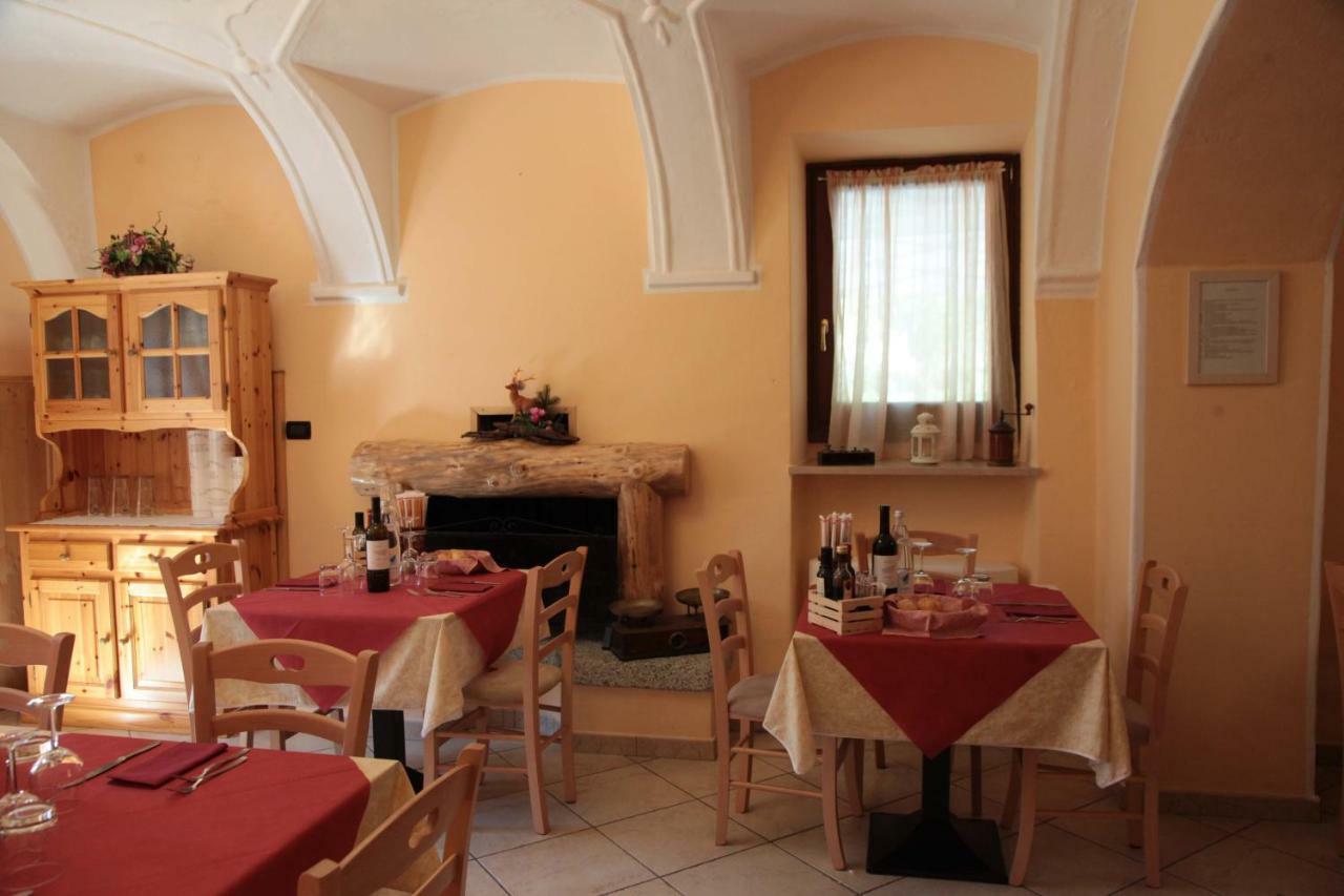 Albergo Casavecchia Tiarno di Sopra ภายนอก รูปภาพ